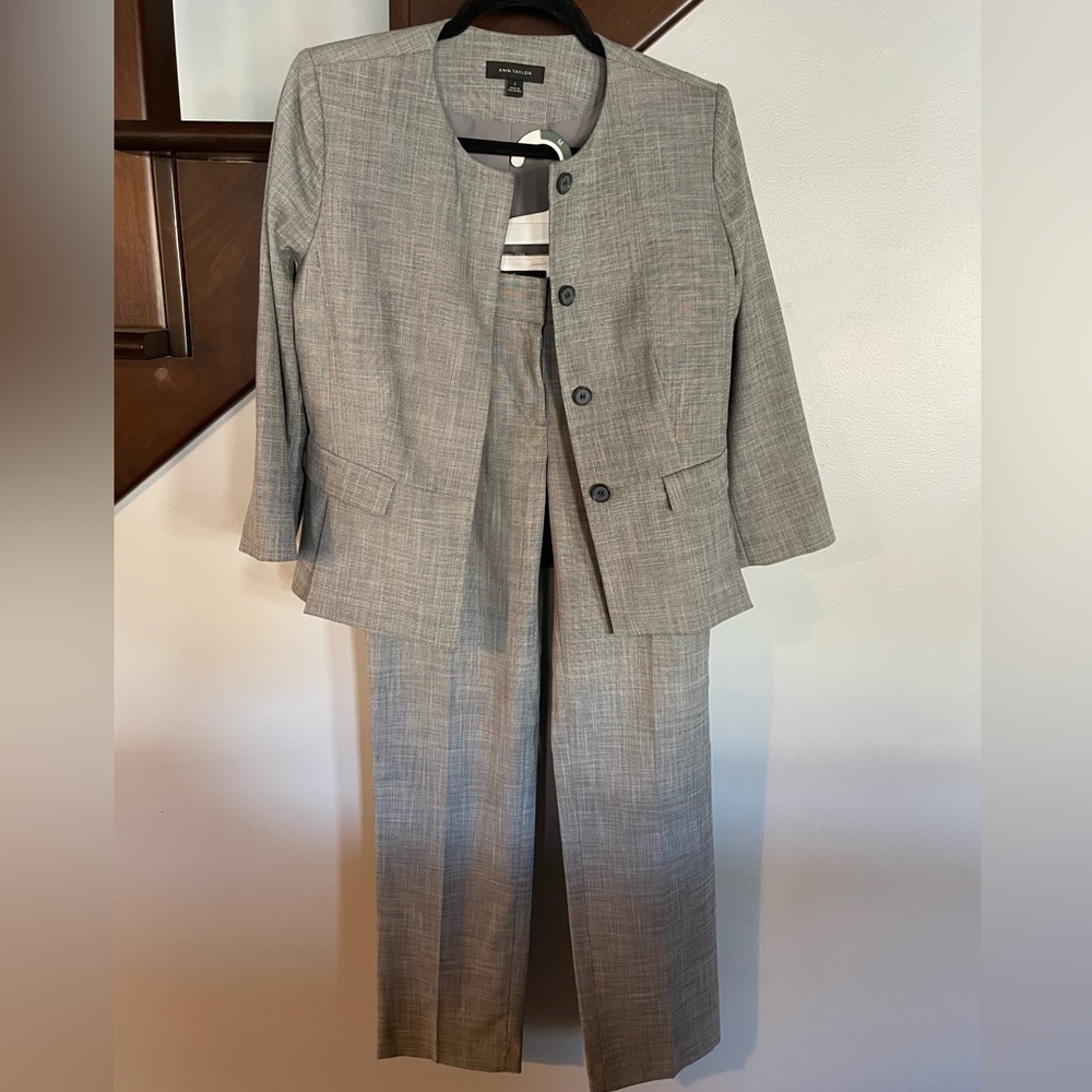Ann Taylor peplum suit jacket and dress pants womens size 2 gray